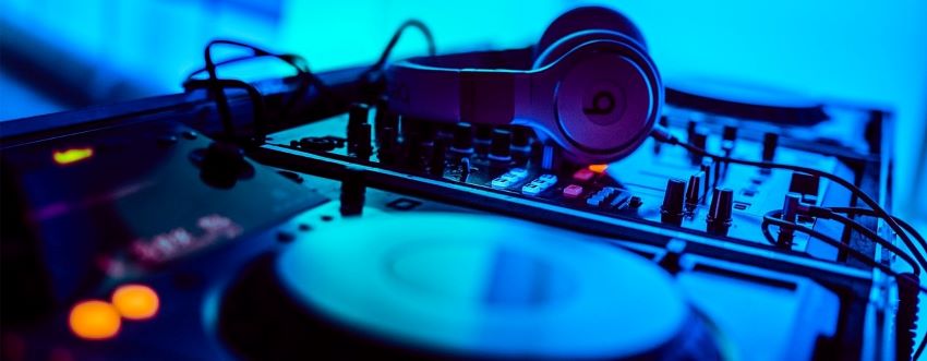 DJ equipment that may have been purchased with bad credit financing.